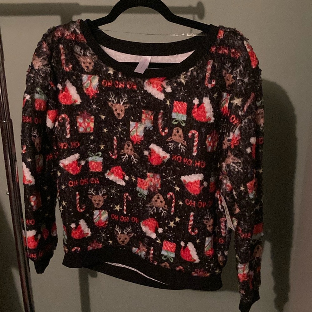 No boundaries large super soft long sleeve Christmas shirt